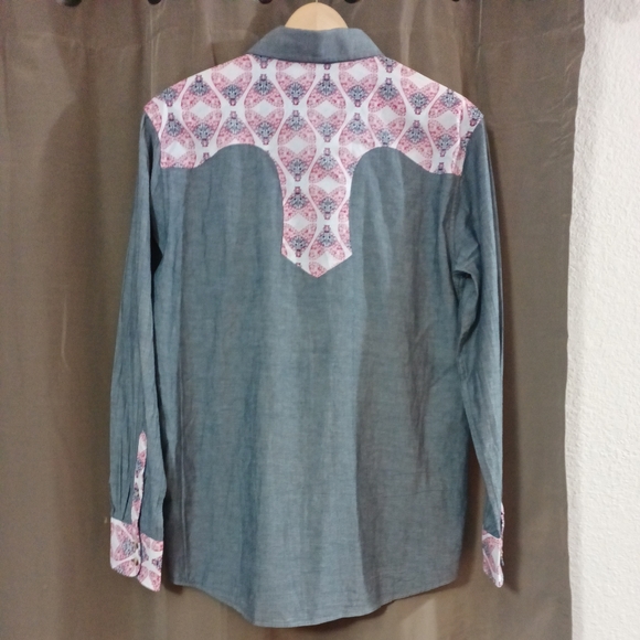 Rock Roll -n- Soul Button Up Blouse Medium - Picture 5 of 6